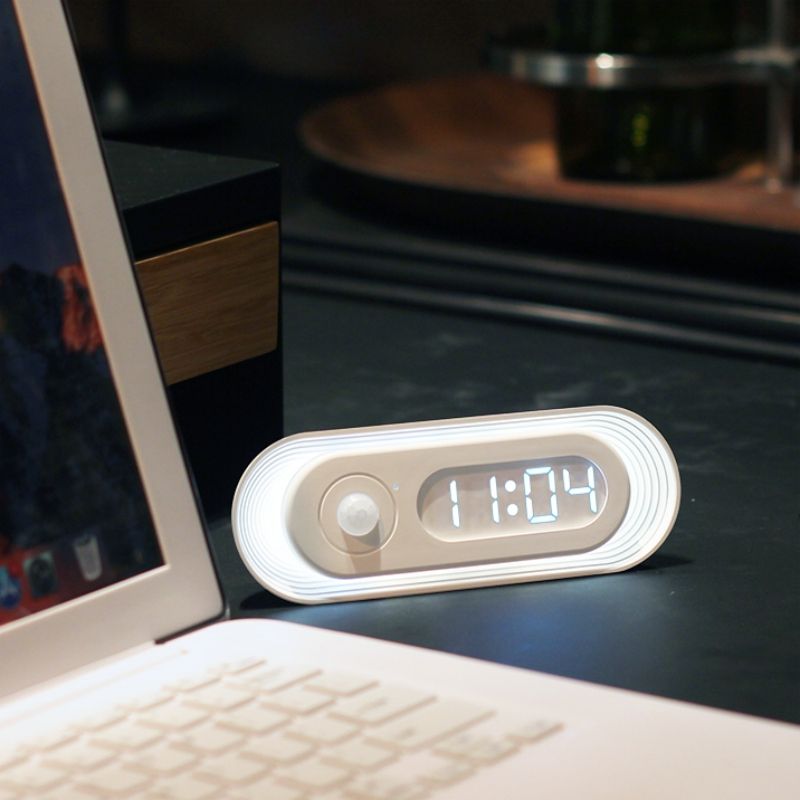 Đồng hồ kèm đèn cảm ứng thông minh