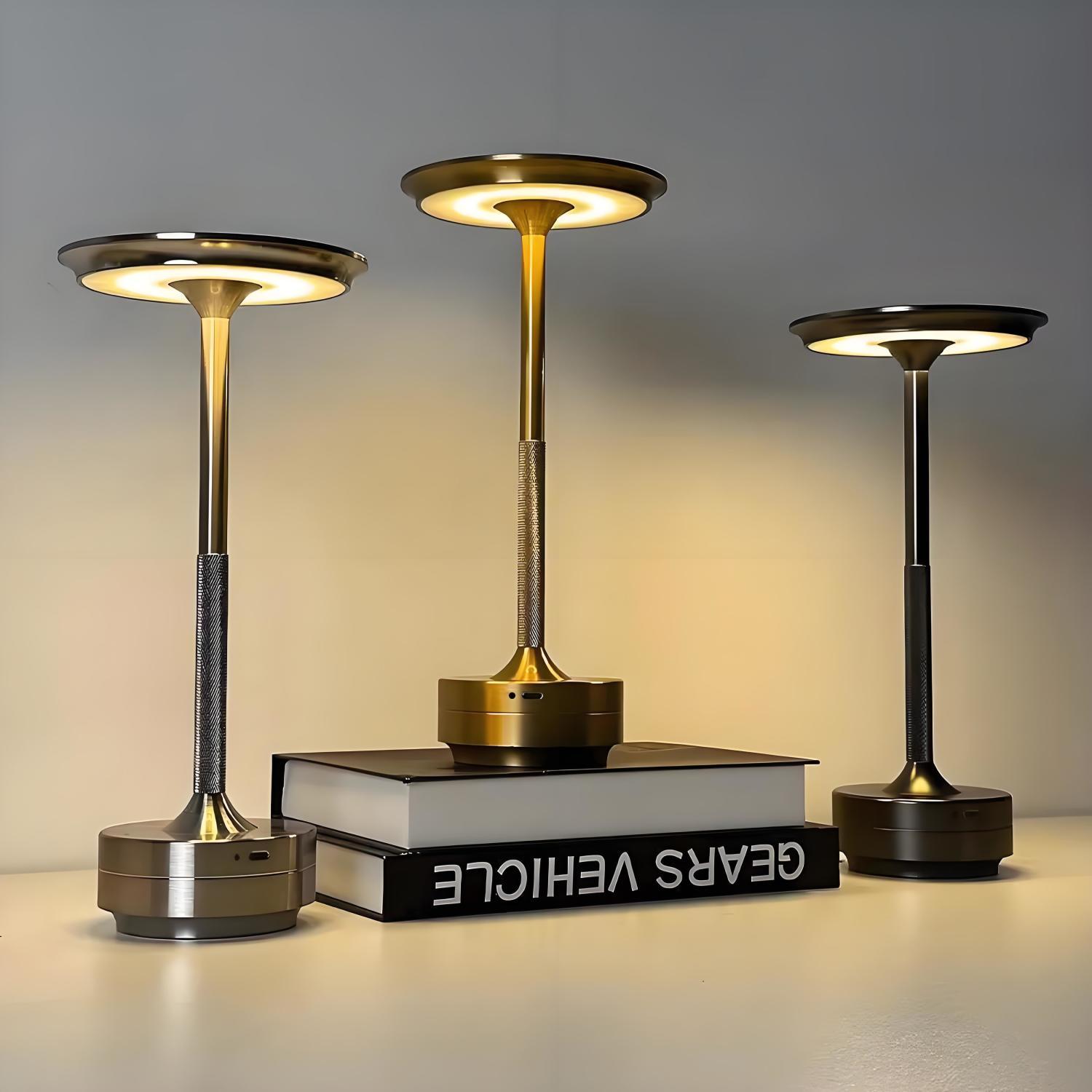 Đèn Sáng tạo retro phòng ngủ đầu giường đèn bàn nhẹ sang trọng cao cấp cảm giác đĩa bay sạc bầu không kh