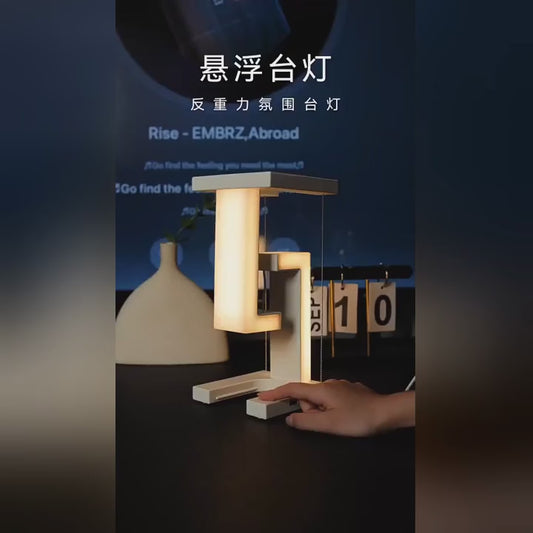 Đèn bàn sáng tạo độc đáo