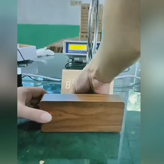 Đồng hồ vô tuyến thông minh Nhật Bản Đồng hồ vô tuyến gỗ LED Đồng hồ vô tuyến Đức Đồng hồ báo thức v